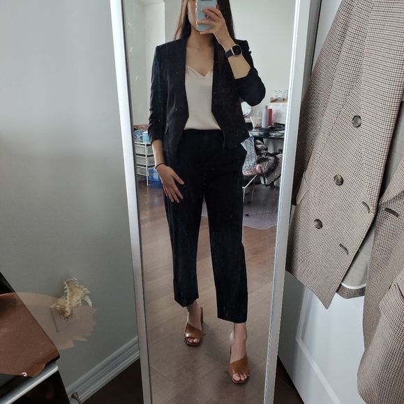 H&M Patterned Blazer with Ruched Sleeves. - Picture 7 of 7